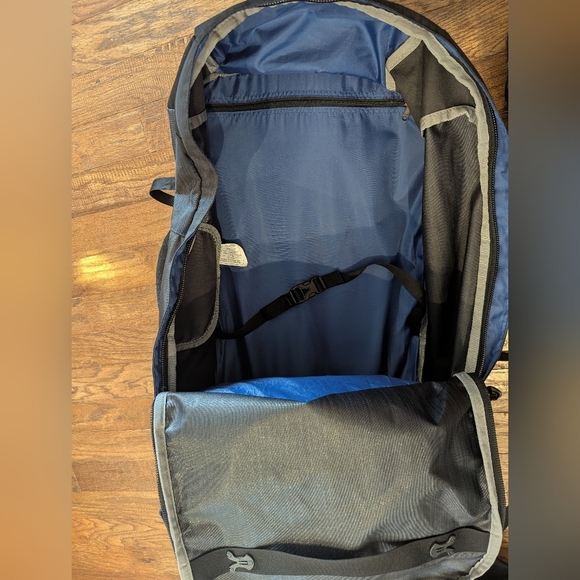 Eagle Creek 90L Thrive Convertible Blue & Black Backpack- Used Once! - Picture 16 of 17